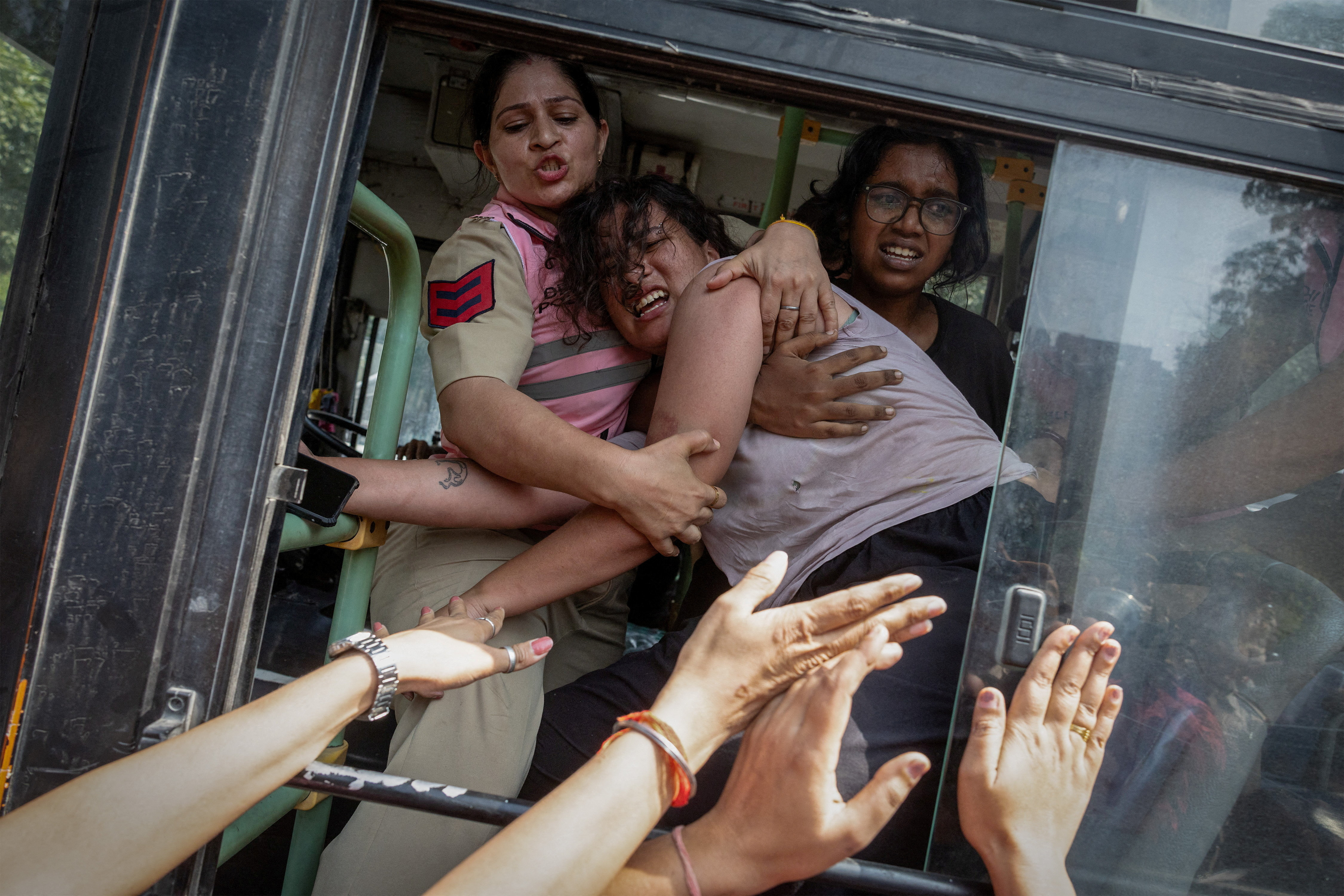 Thousands detained as New Delhi cracks down on youth protest