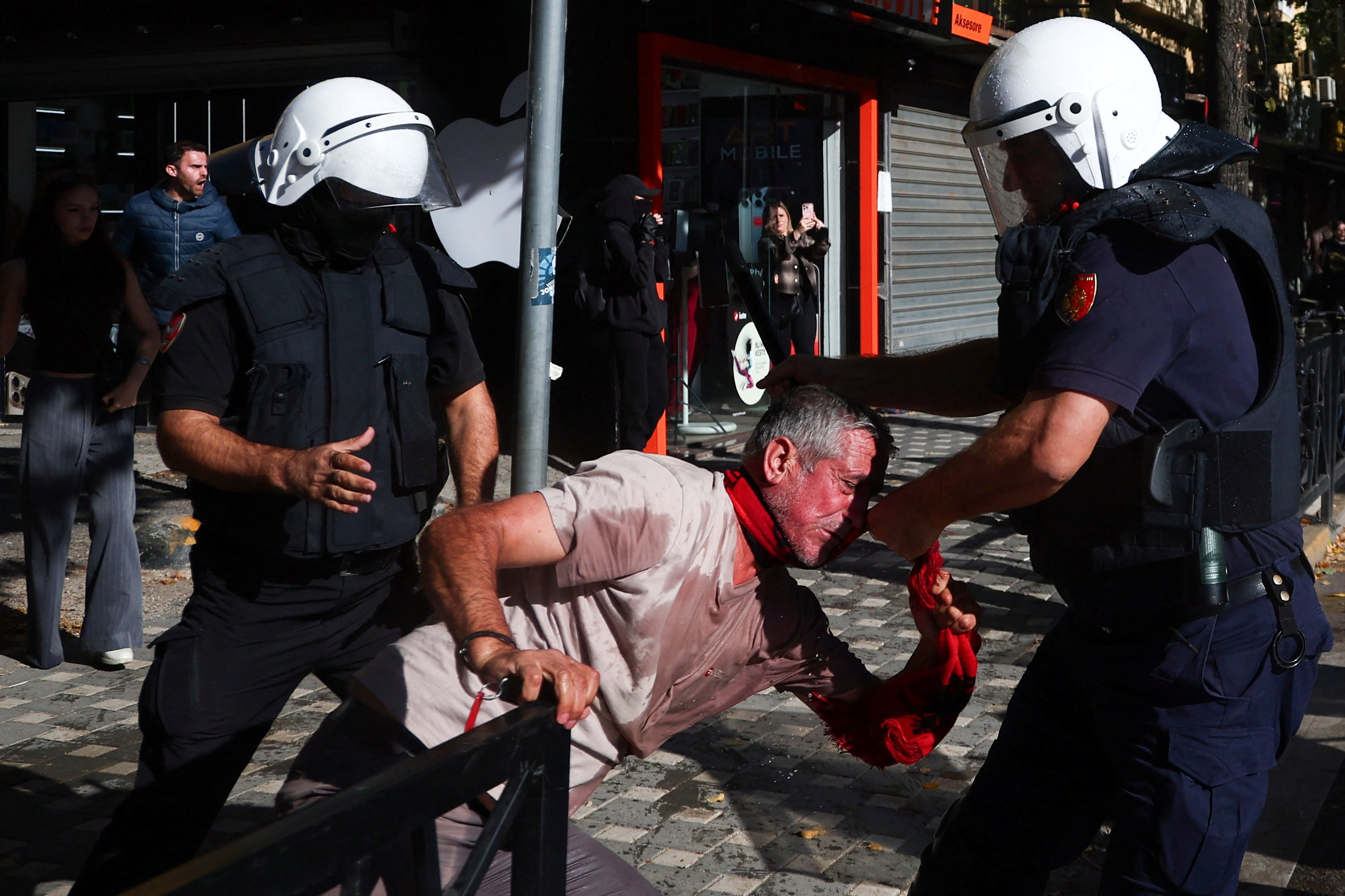 Student protest in Albania spark violent clashes with police forces
