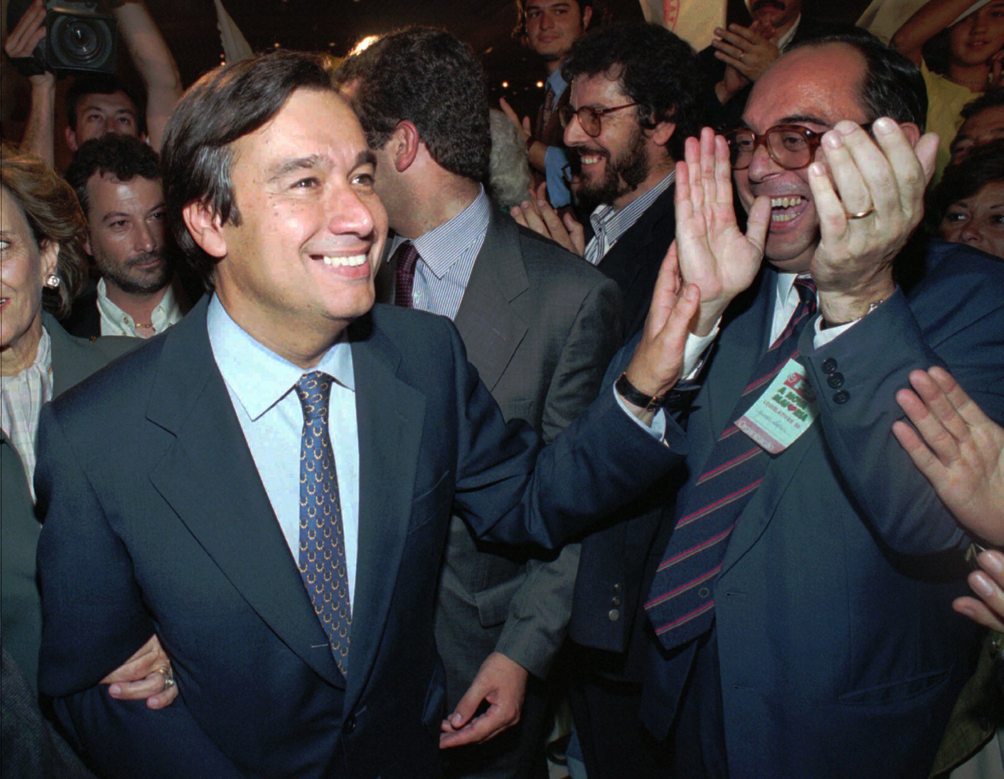 Portuguese Socialist Party leader Antonio Guterres is cheered by supporters as he leaves a Lisbon hotel late Sunday, October 1, 1995 after his party won the Portuguese general elections, ending 10 years of Social Democratic rule [Santiago Lyon/AP]