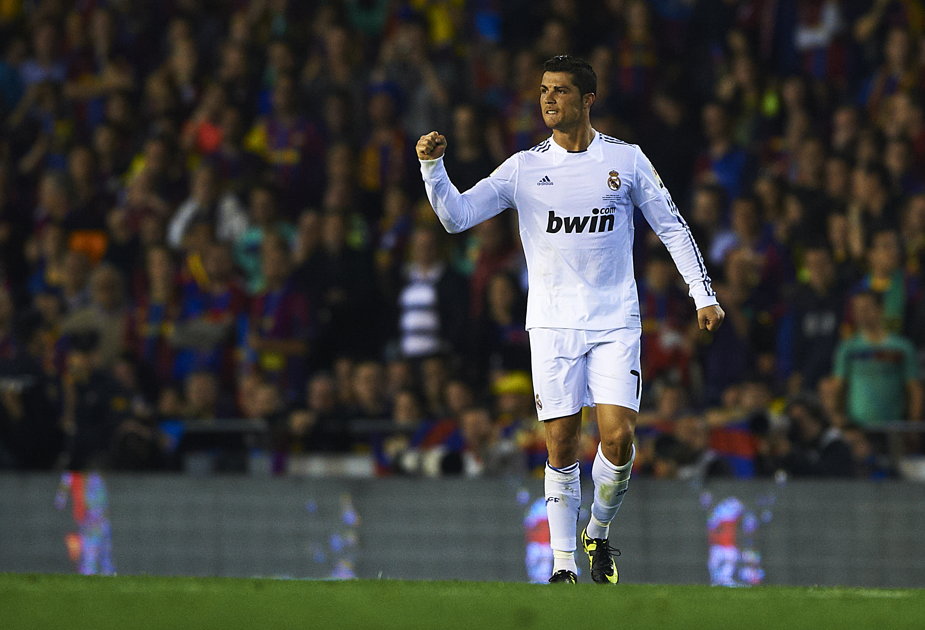 VALENCIA, BARCELONA - APRIL 20: Cristiano Ronaldo of Real Madrid celebrates after scoring during the Copa del Rey final match between Real Madrid and Barcelona at Estadio Mestalla on April 20, 2011 in Valencia, Spain. Real Madrid 1-0. (Photo by Manuel Queimadelos Alonso/Getty Images)