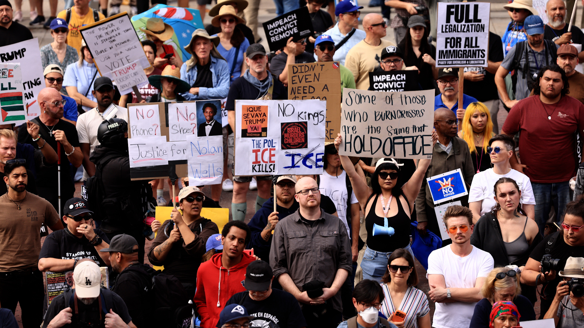 'No Kings' protesters