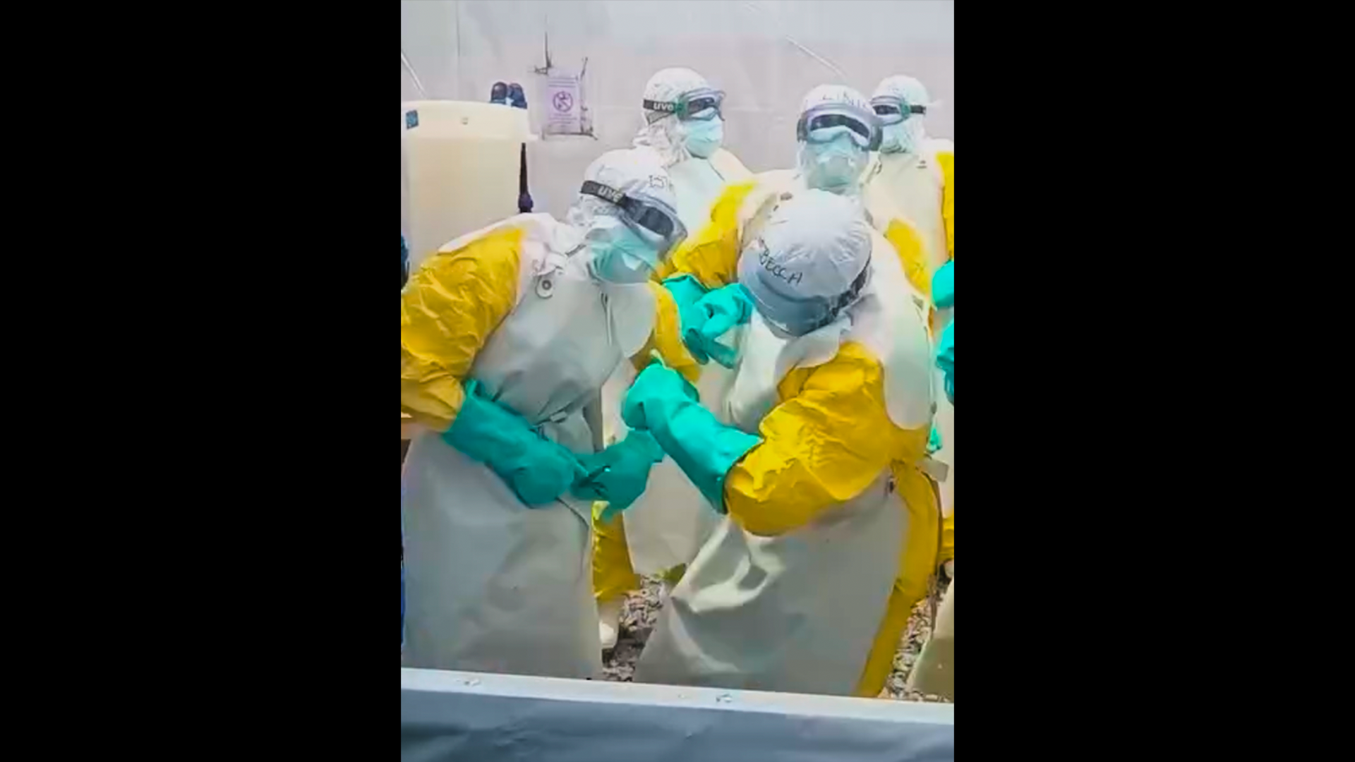 Incredible celebrations as last patient leaves a DRC Ebola centre